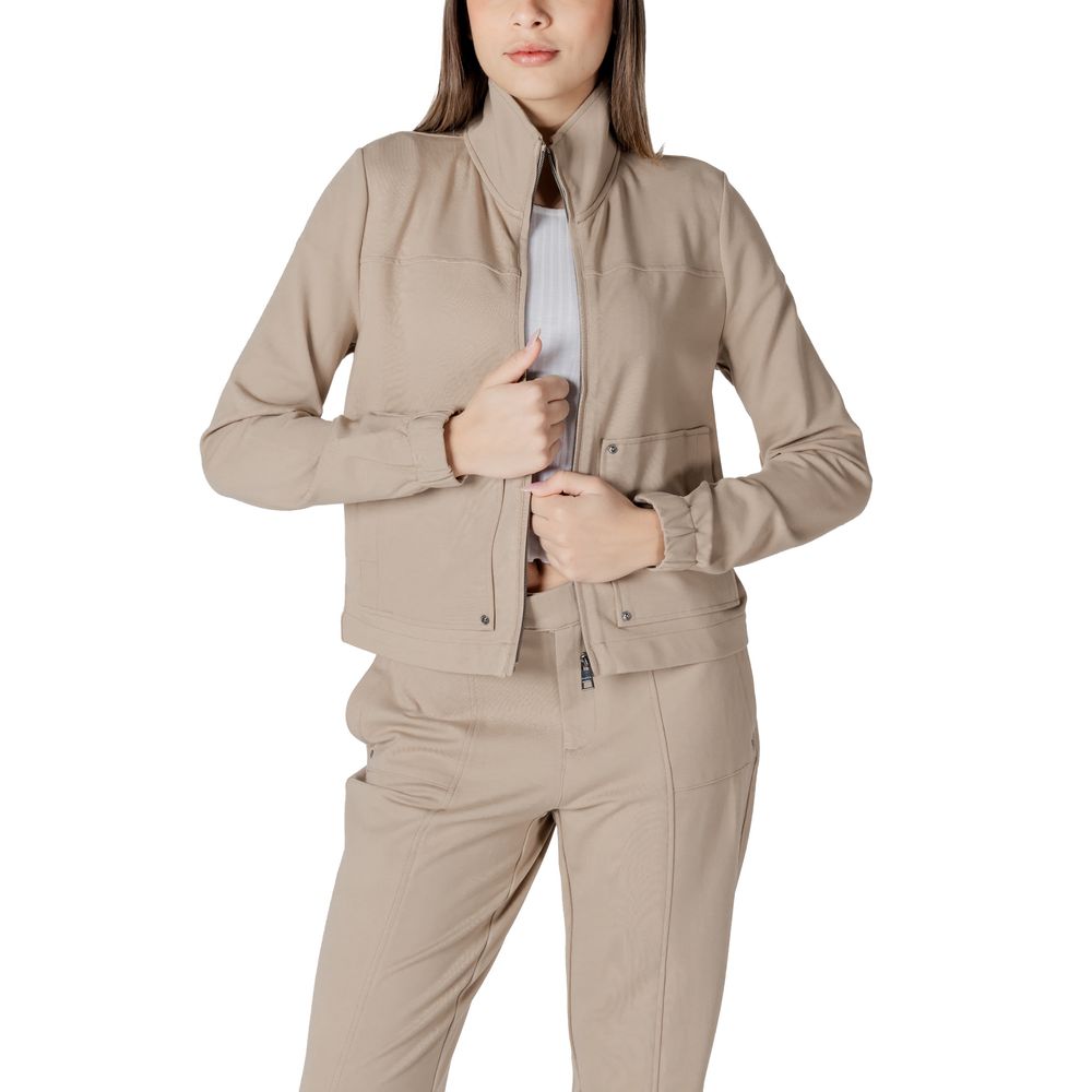 Beige viskosjackor och kappa