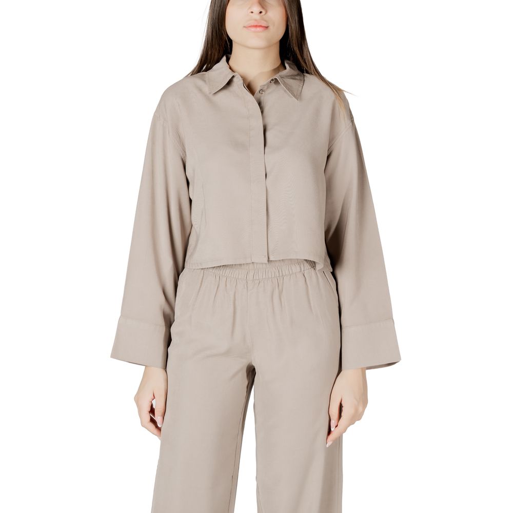 Beige viskosebluse