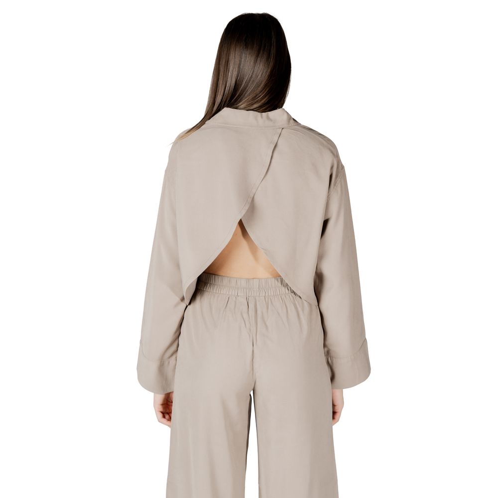 Beige viskosblus