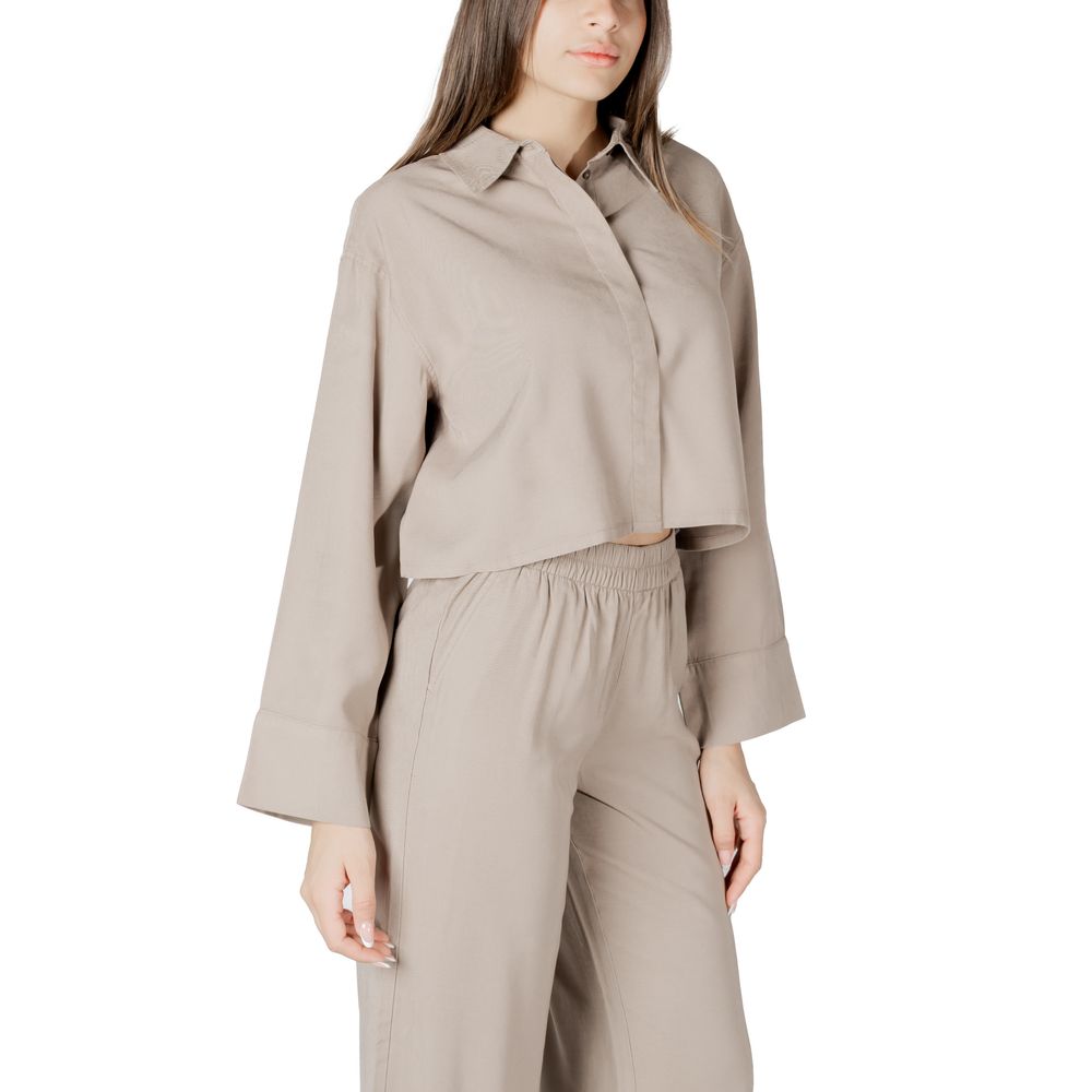 Beige viskosblus